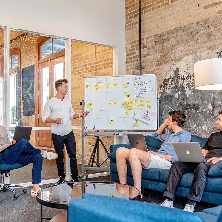 Opportunités et défis dans le recrutement des auxiliaires de vie à domicile